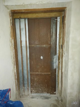 Puerta de Hierro anti ocupación