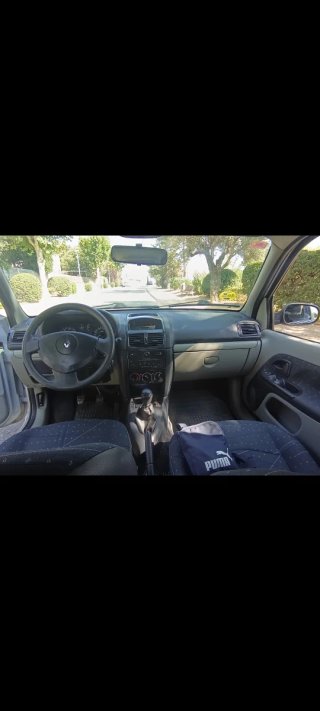 Clio  1.2 16v 2002