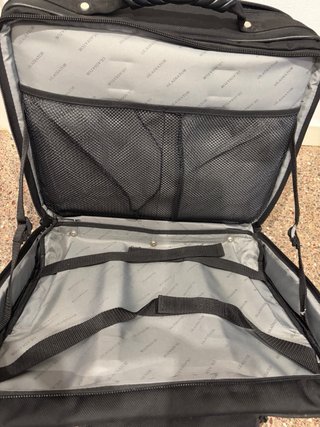 Maletín con carro incorporado