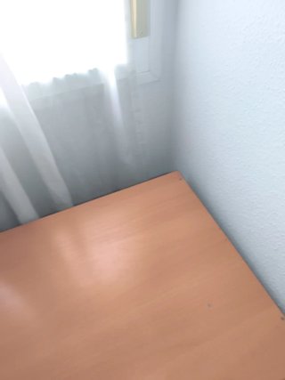 Escritorio con cajonera