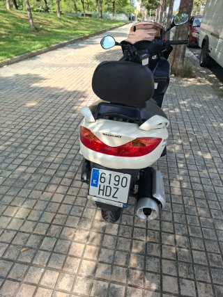 Suzuki Burgman 125 Scooter Blanco