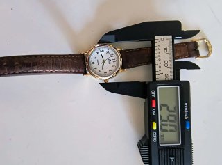 Confezione da 3 orologi da donna LOTUS e 2 DKNY