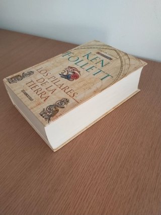 Libro 'Los pilares de la tierra'
