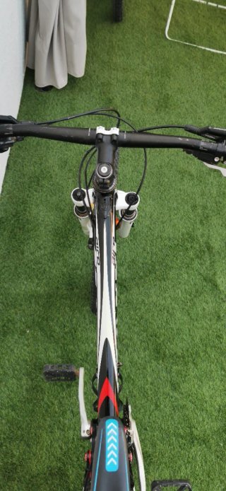 Bicicleta Massi a doppia sospensione