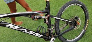 Bicicleta Massi a doppia sospensione