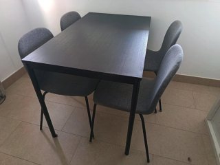 Mesa y 4 Sillas IKEA