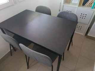 Mesa y 4 Sillas IKEA