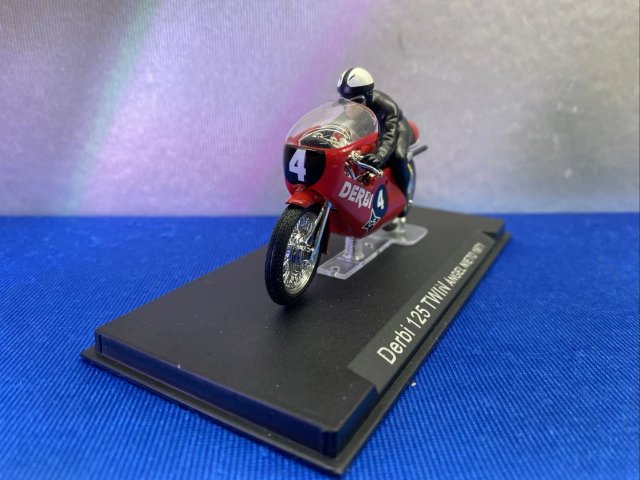 LOVELY HOT WHEEL MOTO DERBI 125 TWIN NIETO 1:43