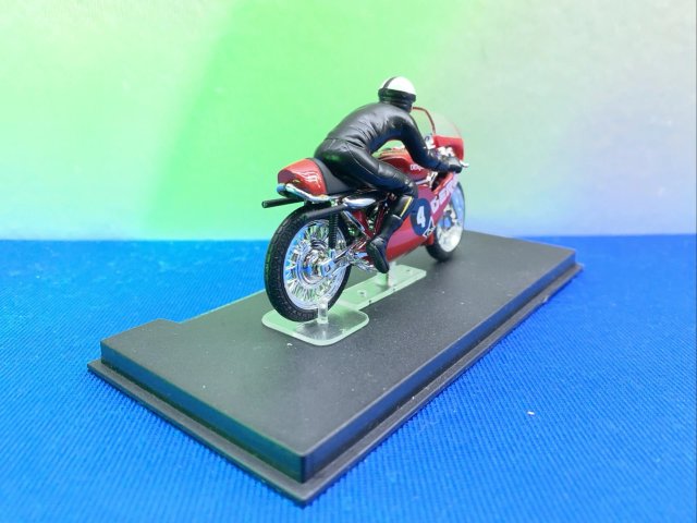 LOVELY HOT WHEEL MOTO DERBI 125 TWIN NIETO 1:43