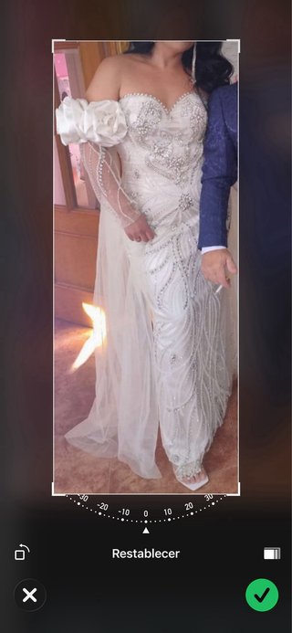 Vestido de invitada boda blanco y dorado