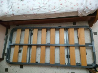 Dos Somier de madera y metal