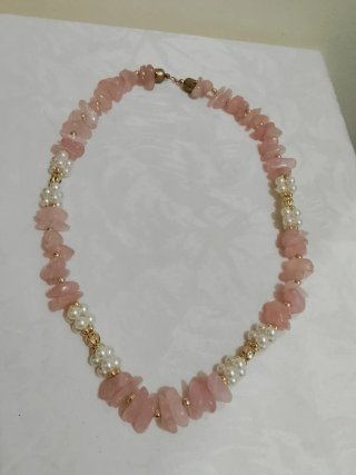 Collana Quarzo Rosa e Perline Dorate e madreperla!