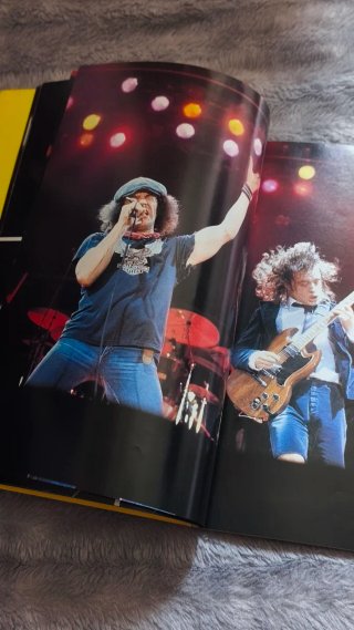 AC/DC HM Photo Book 1983 Firmado