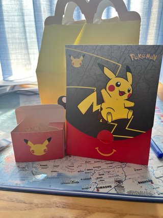 Caja Happy Meal Pokémon 25 aniversario