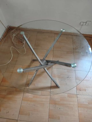 Mesa redonda cristal y metal