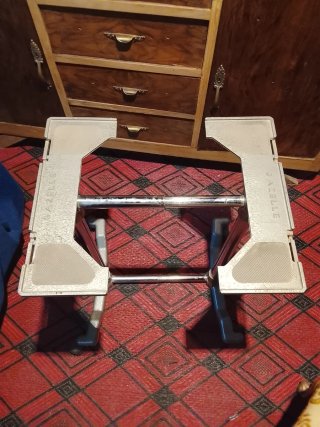 Mesa auxiliar antigua metal,marca Gazelle.