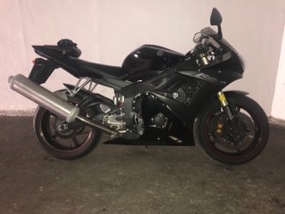 Yamaha R6 Negra