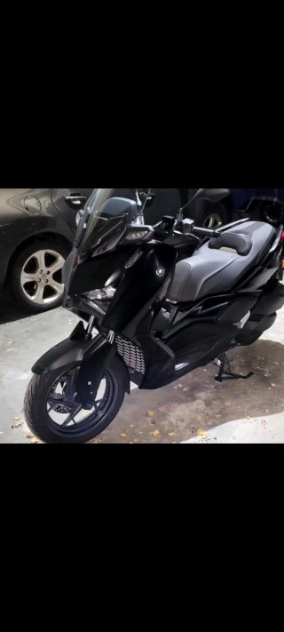 Yamaha XMAX Negra Tech Max