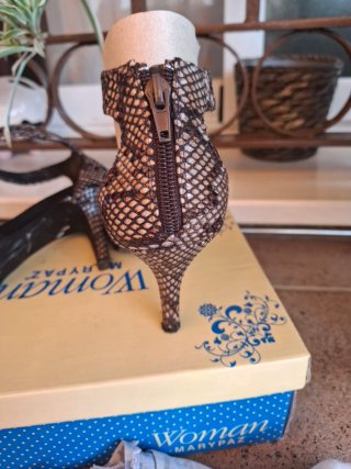 Sandalias de tacón Marypaz negras y marrones