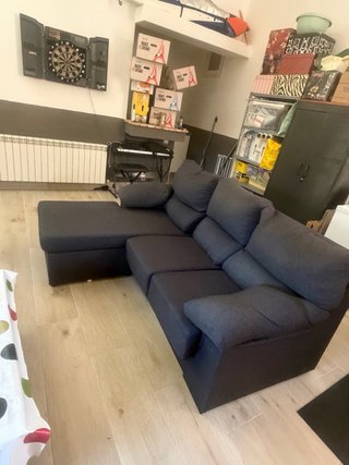 Sofá chaise longue gris oscuro