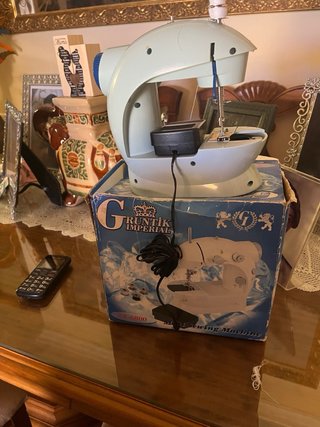 Máquina de coser Gruntik Imperial