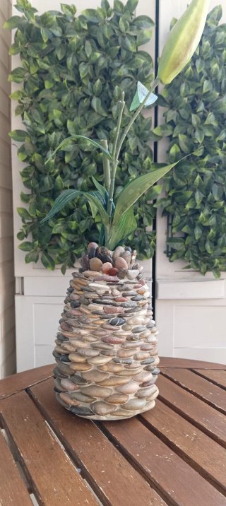 Maceta de piedra hecha a mano