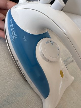 Plancha de viaje Russell Hobbs Steamglide