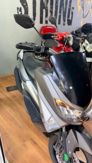 Yamaha NMAX Maxi Scooter Gris