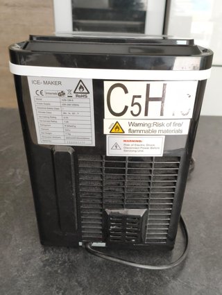 Máquina de cubitos de Hielo Compacta 12kg/día