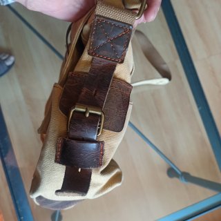 Bolso bolsa bandolera  mensajero de lona y cuero.