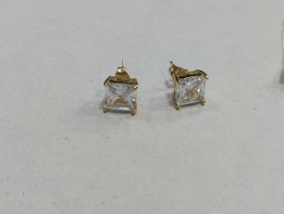M605 Orecchini punto luce quadrati inox  oro
