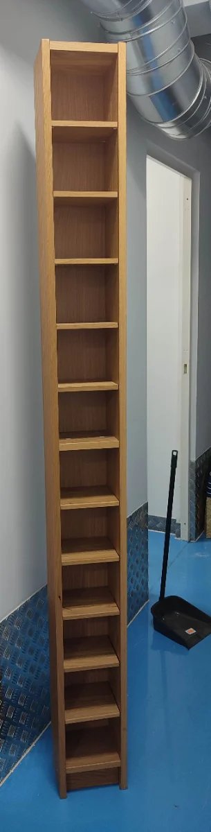 Estantería de madera para CDs