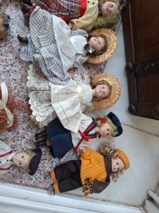Lote de 11 muñecas de porcelana antiguas