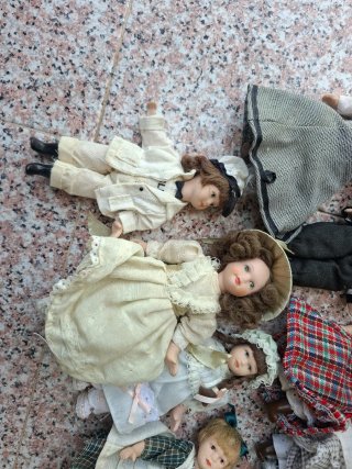 Lote de 11 muñecas de porcelana antiguas