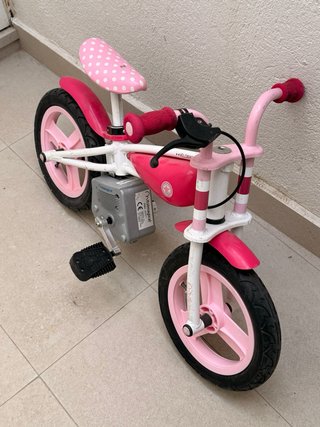 Bicicleta infantil rosa con ruedas de 12 pulgadas