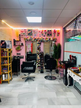 Traspasando peluquería Y estética