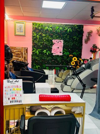 Traspasando peluquería Y estética