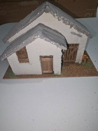 Casita para belén de papel y madera