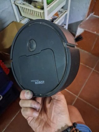 Aspirador robot pequeño a batería