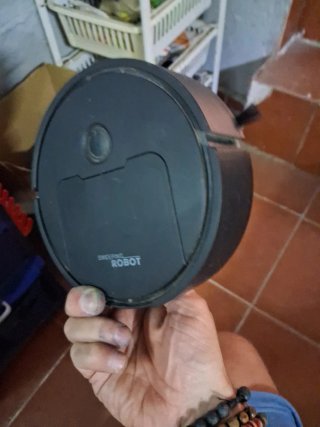 Aspirador robot pequeño a batería