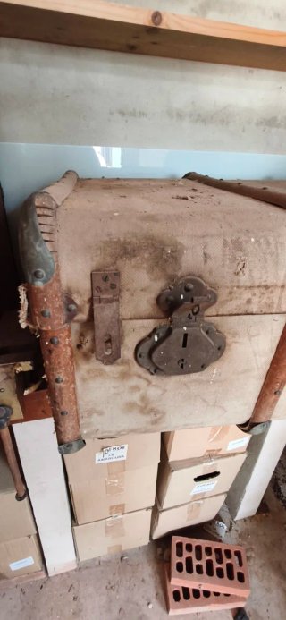 Baúl antiguo para restaurar
