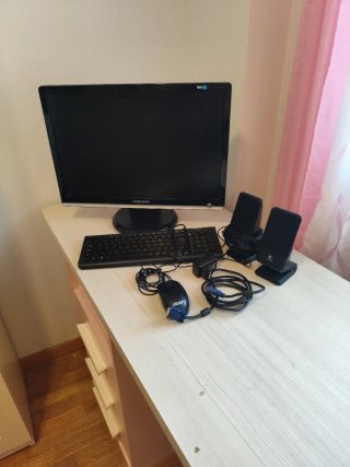 Pack Ordenador: Pantalla, Altavoces, Teclado y Rat