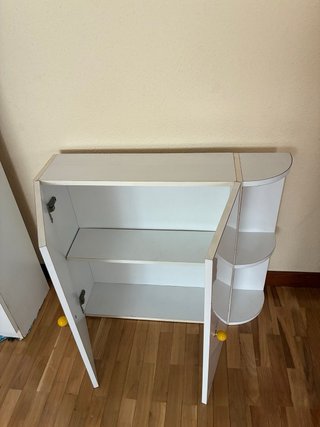 Muebles de baño blancos