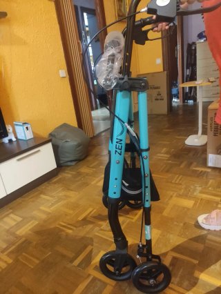 Andador Plegable con Cesta y Frenos