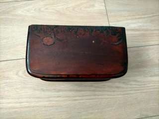Caja de madera con cajón