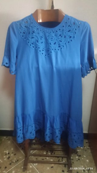 Vestido azul talla L con bordados