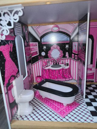 Casa de muñecas rosa