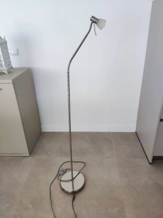 Lámpara de pie moderna