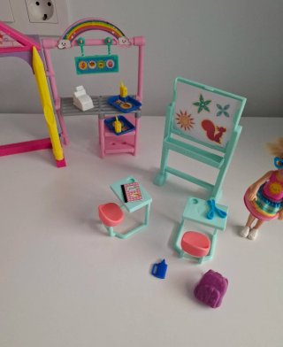 Colegio Chelsea Barbie