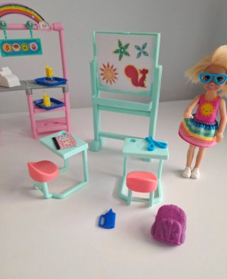 Colegio Chelsea Barbie